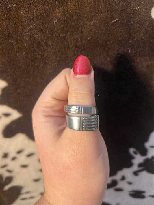 Twisted bars Ring - Size 8.5